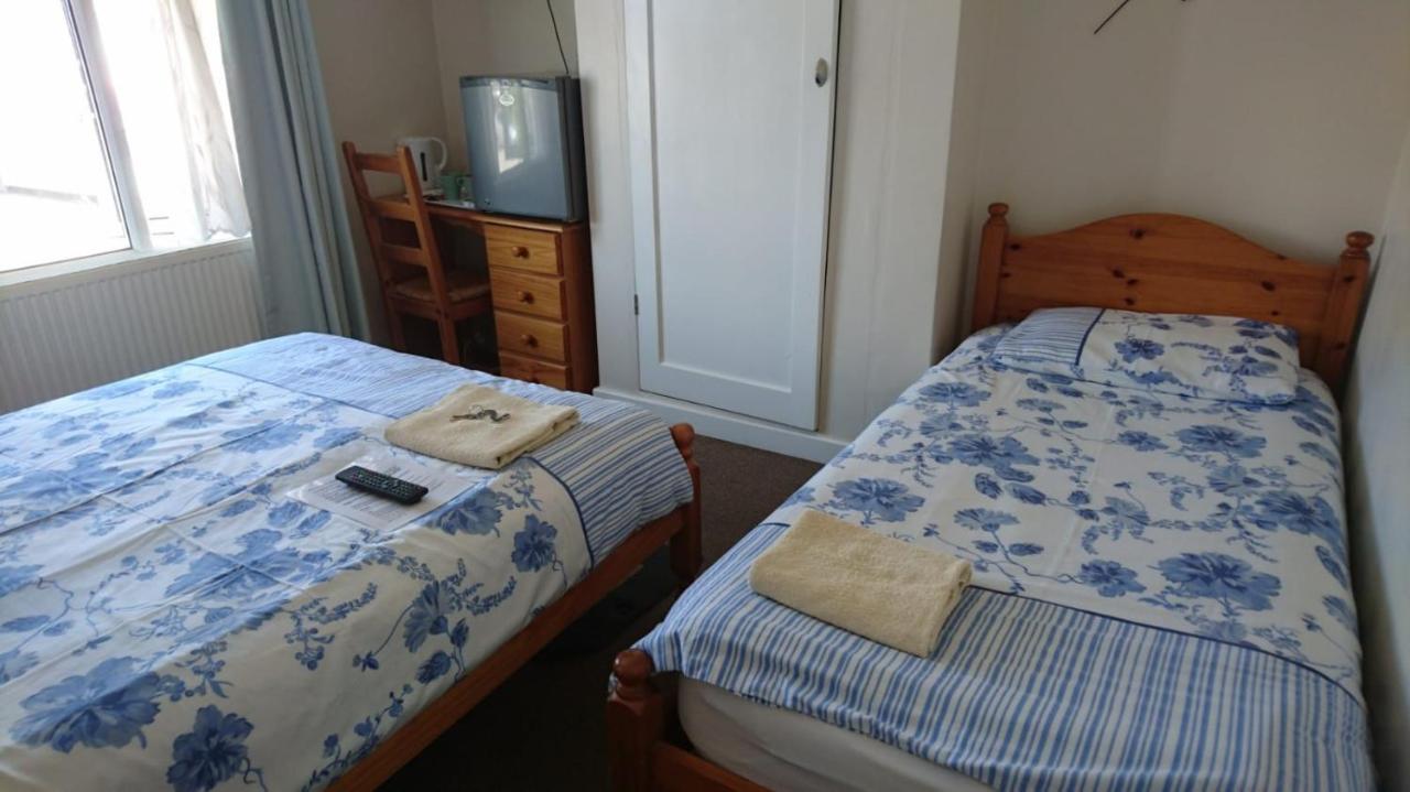 Room In Guest Room - Comfortable Family Room With Tv, Free Fast Wifi, Sleeps 4 With 1 Bunk Bed 海斯 外观 照片