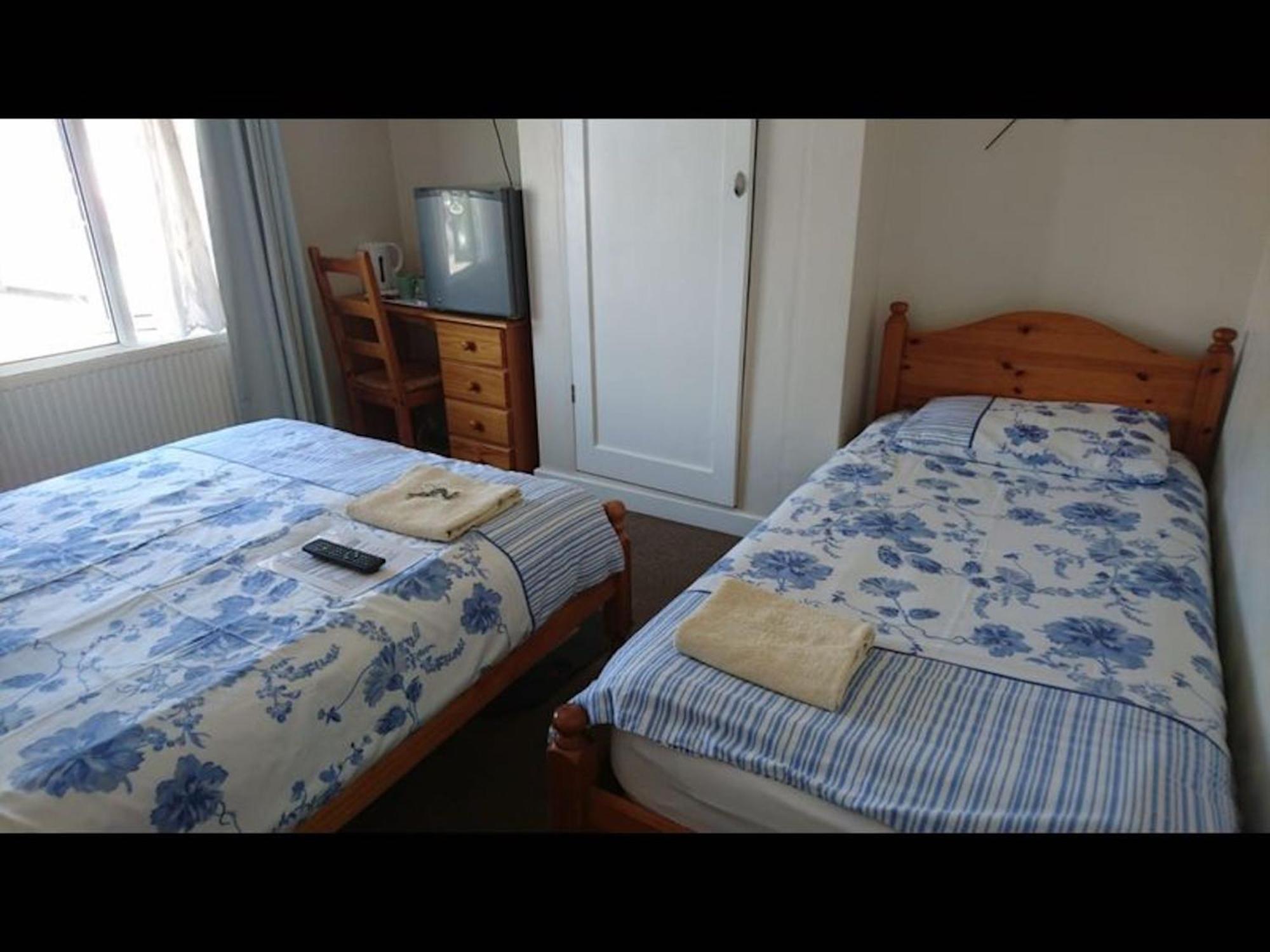 Room In Guest Room - Comfortable Family Room With Tv, Free Fast Wifi, Sleeps 4 With 1 Bunk Bed 海斯 外观 照片