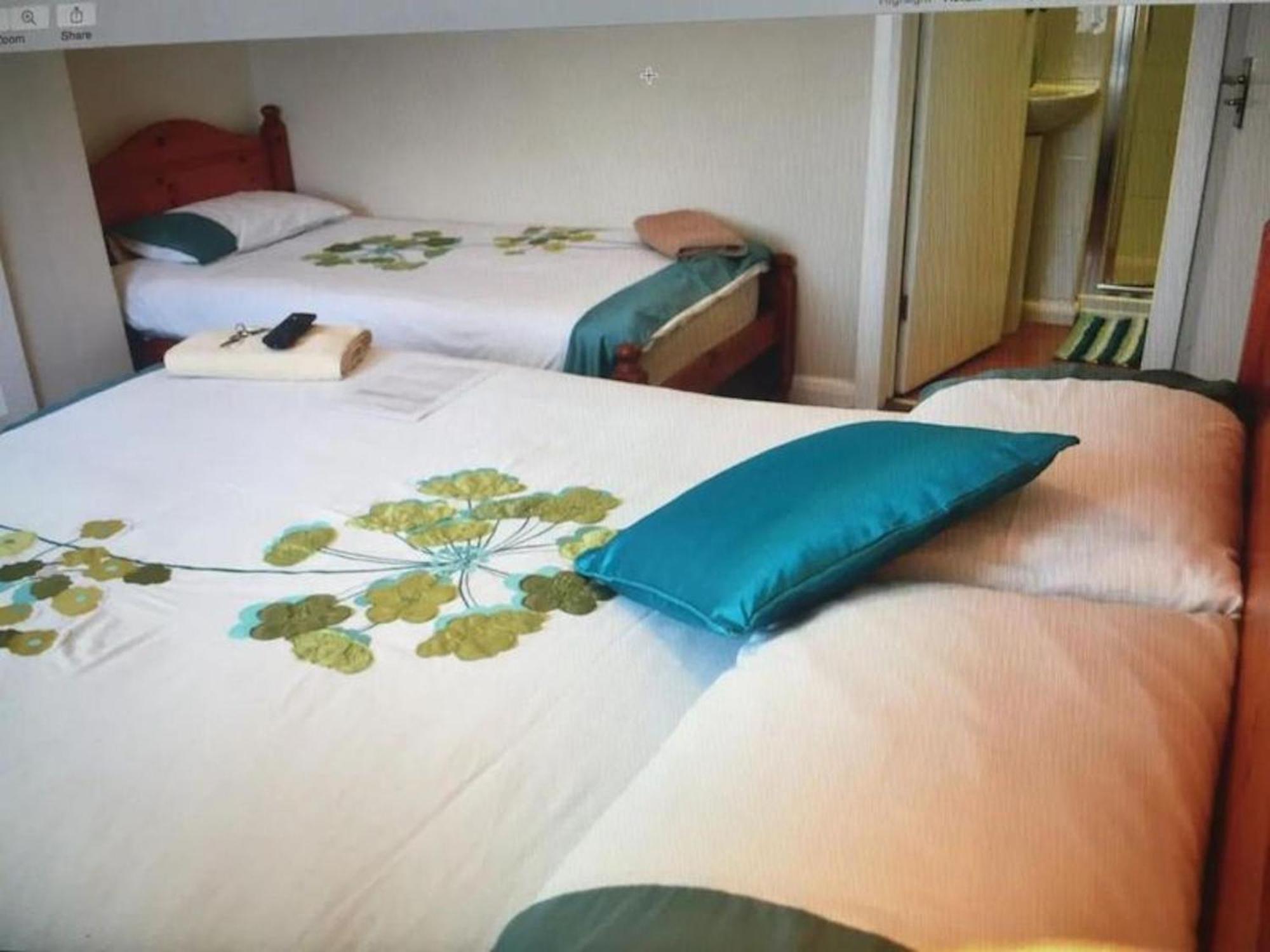 Room In Guest Room - Comfortable Family Room With Tv, Free Fast Wifi, Sleeps 4 With 1 Bunk Bed 海斯 外观 照片