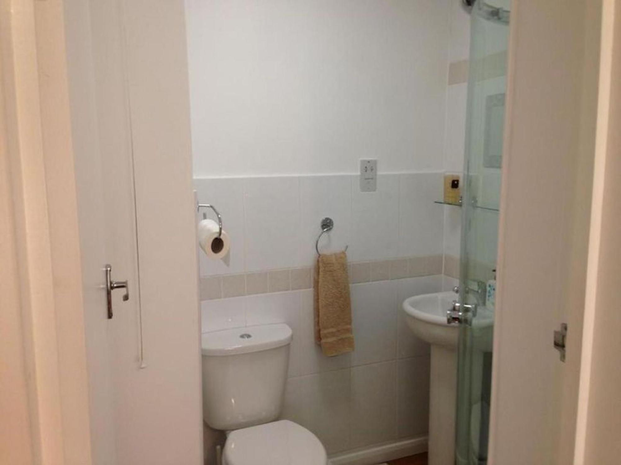 Room In Guest Room - Comfortable Family Room With Tv, Free Fast Wifi, Sleeps 4 With 1 Bunk Bed 海斯 外观 照片