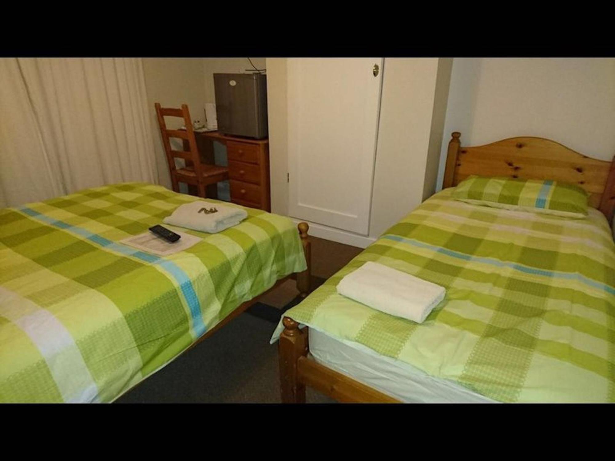 Room In Guest Room - Comfortable Family Room With Tv, Free Fast Wifi, Sleeps 4 With 1 Bunk Bed 海斯 外观 照片